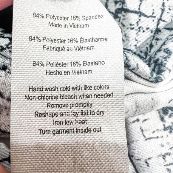 Alo Tech Lift Leggings - Picture 11 of 12